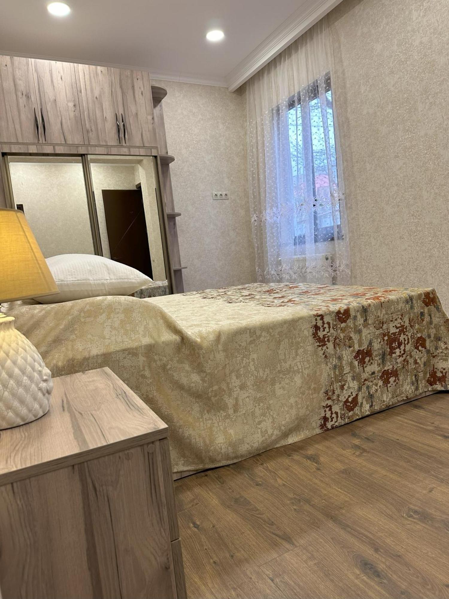 Three Palms Guest House Tbilisi Exterior foto