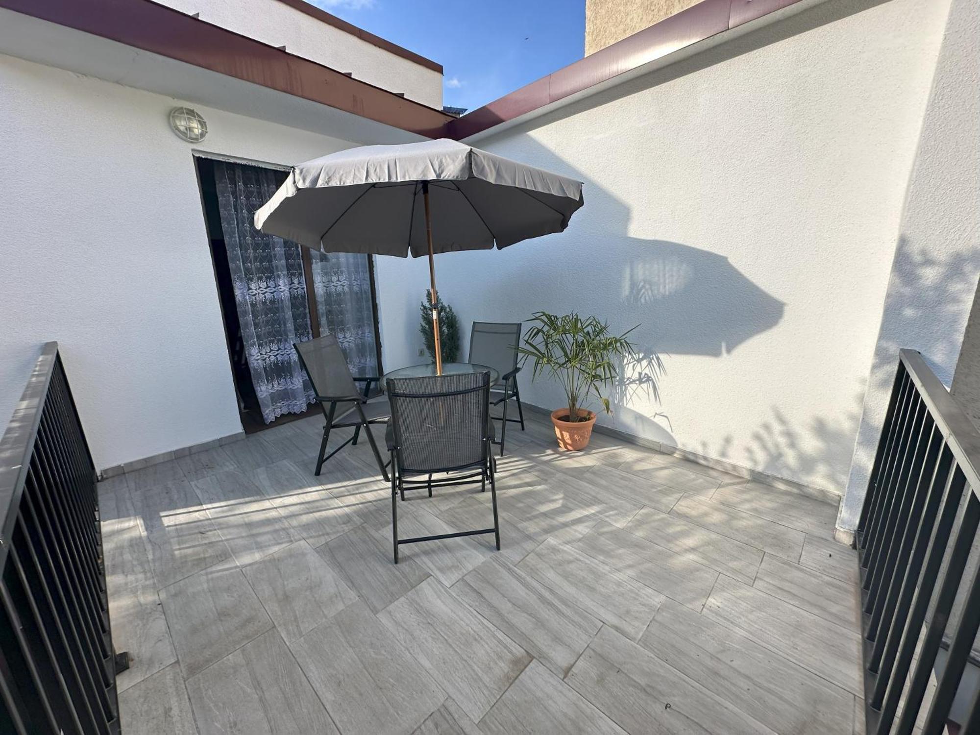 Three Palms Guest House Tbilisi Exterior foto