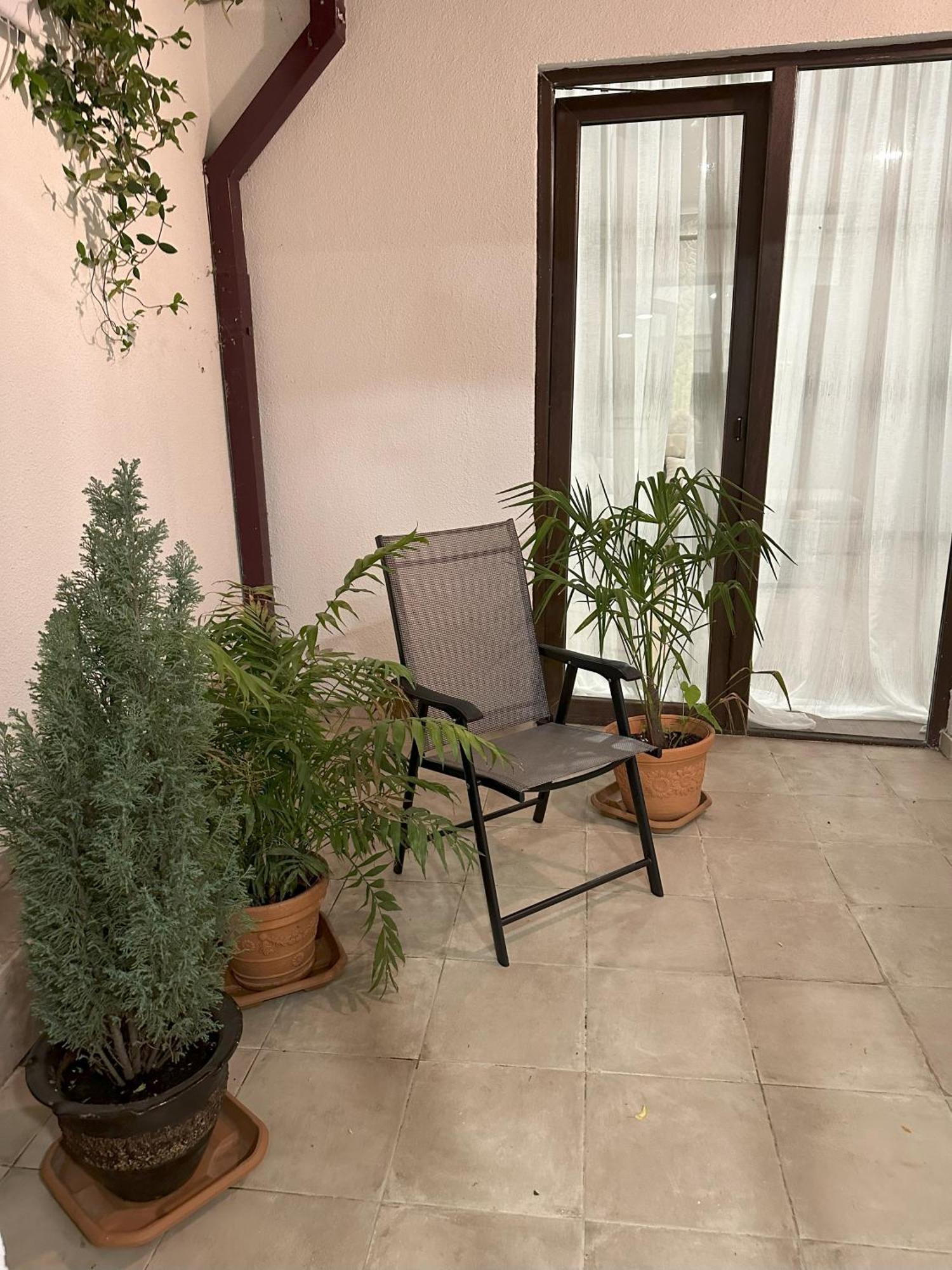 Three Palms Guest House Tbilisi Exterior foto